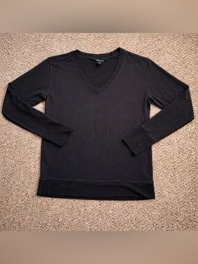 Athleta Black V-Neck Long Sleeve Top